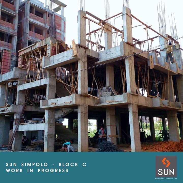 Sharing the construction update of Sun Simpolo.
For more information, please visit - http://sunbuilders.in/sun-simpolo/