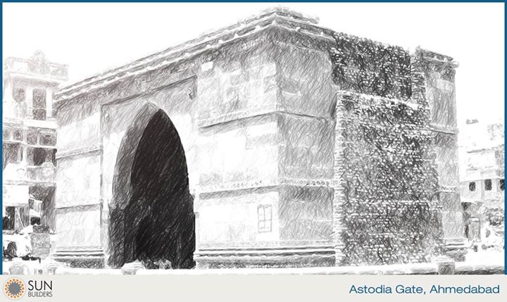 Built in 15th century A.D., Astodia gate lies on the southern side of the old citadel and is adorned with lotus medallions. It was used as an entry point into the city for dyes, an important trading item of those days. #history #landmark #ahmedabad