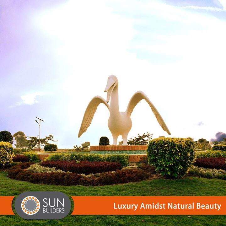 Sun Solace by Sun Builders Group is a green paradise that brings you exclusive homes encompassing the joy of warm community living as well as cutting-edge urban amenities in a lush green setting. For details contact +91 98795 23871