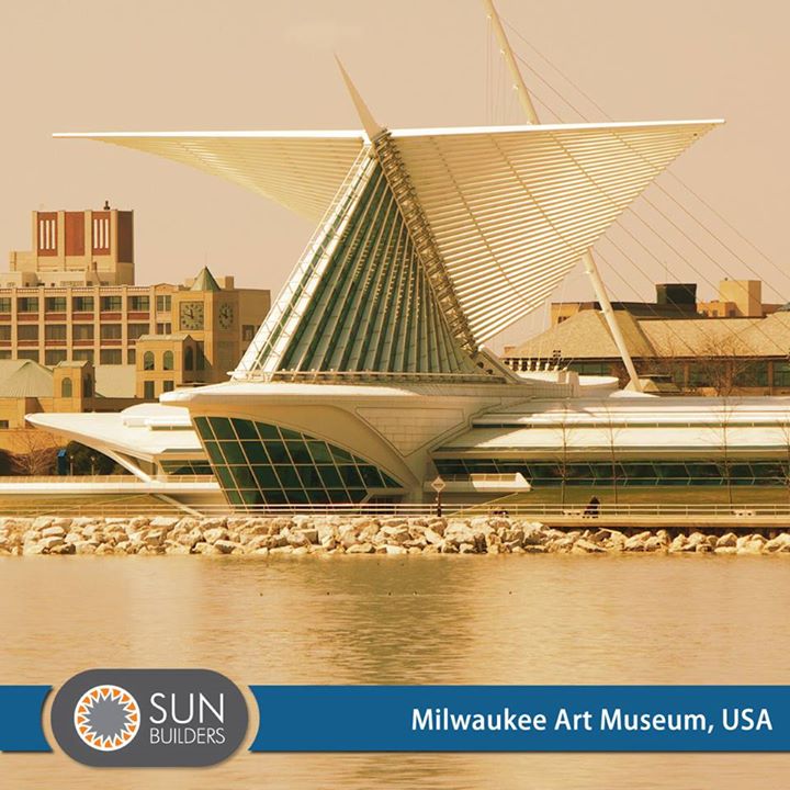 Designed by Spanish architect Santiago Calatrava, the Milwaukee Art Museum complex features a spectacular kinetic structure, a brise-soleil with louvers that open and close like the wings of a great bird.