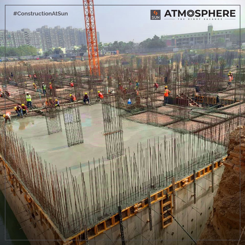 We couldn’t have asked for a better start of this New Year, achieving the first milestone of 2021 with the first slab of Sun Atmosphere.  
For Details Call: +91 99789 32061
 #SunBuildersGroup #SunAtmosphere #ConstructionAtSun #LivingAtmosphere #Shela #RealEstateAhmedabad https://t.co/eNabbKAFp9