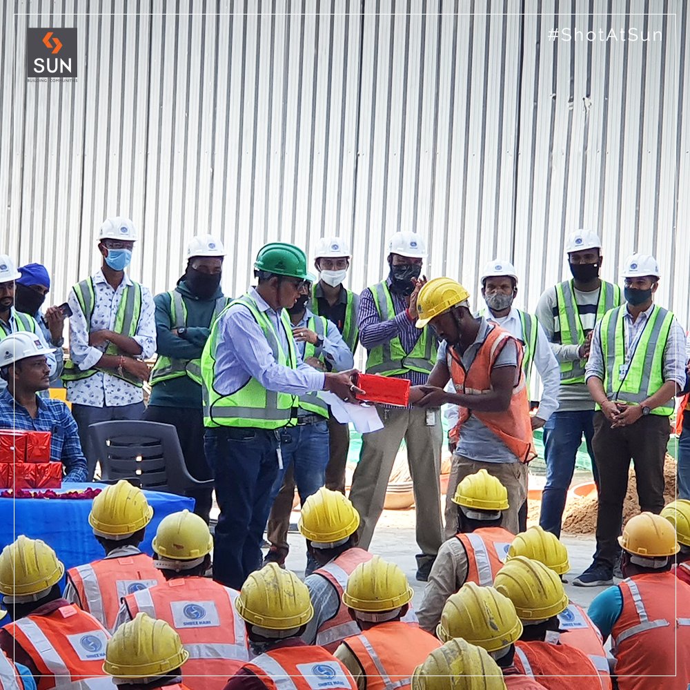In the world of construction,safety is paramount. 
Our team across all the construction sites underwent a rigorous training during the safety week as a part of routine. Here are some of the glimpses

#SunBuildersGroup #SafetyWeek #ConstructionAtSun #ShotAtSun #RealEstateAhmedabad https://t.co/co2n98zeDF